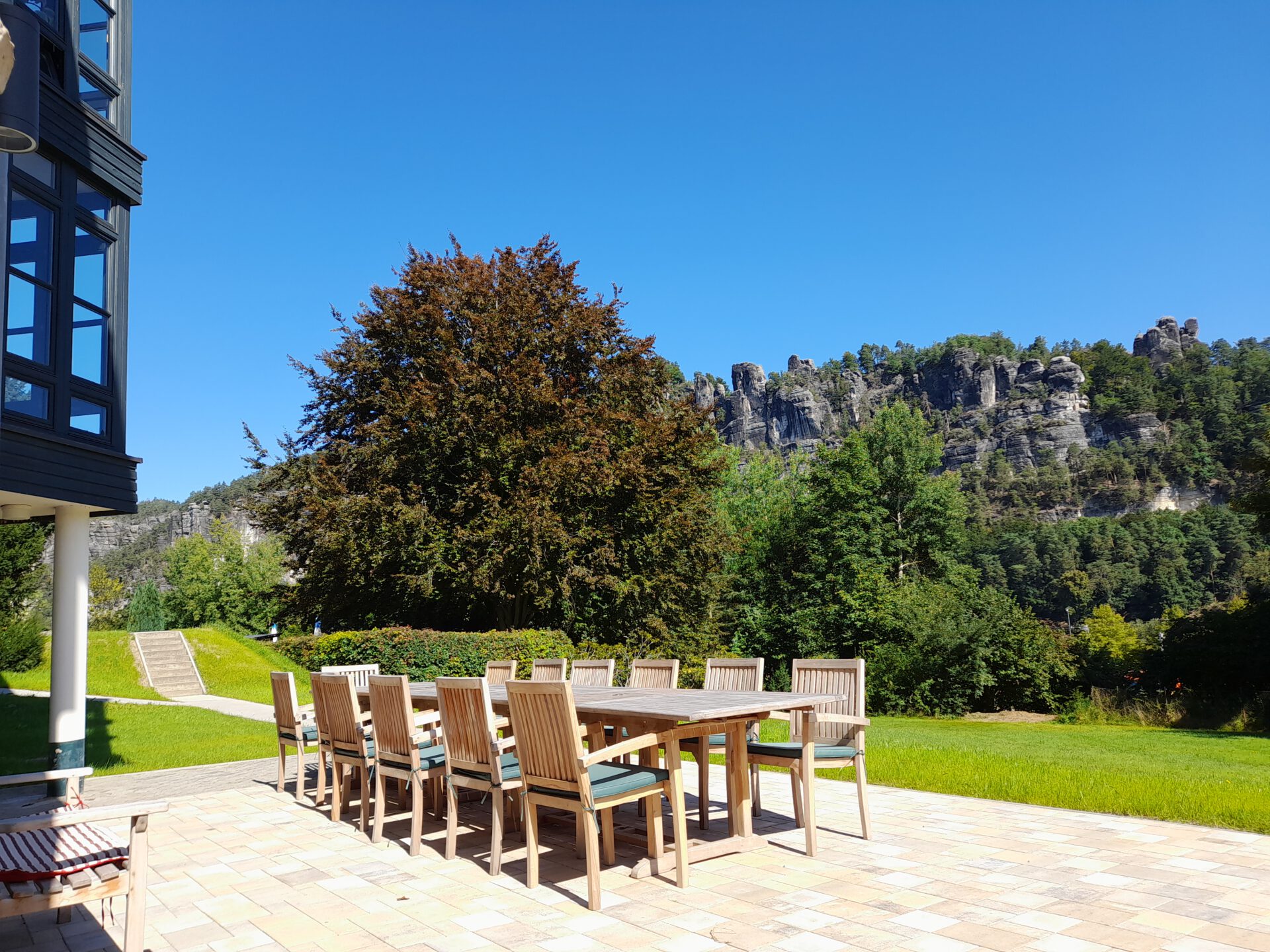 Haus 4 - Terasse neuer Gruppenraum